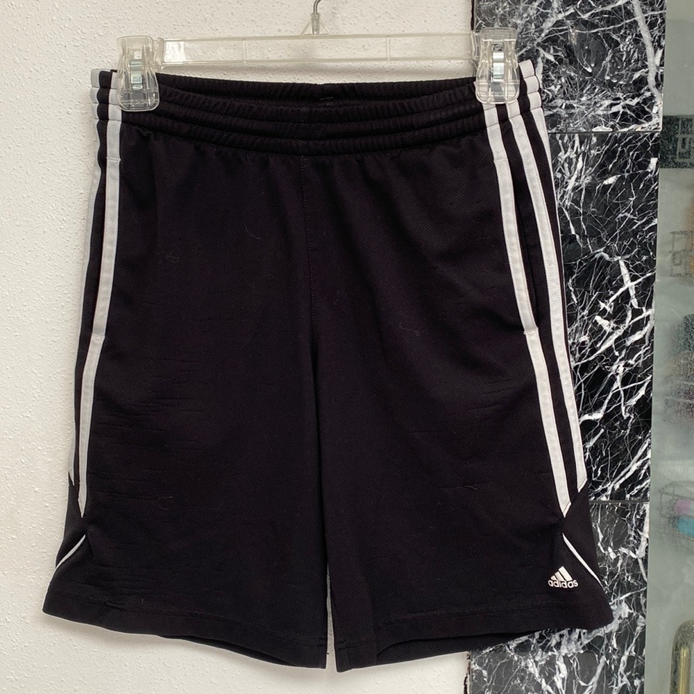 Mens Medium Adidas basketball shorts